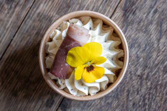 camembert, canard fumé, truffe