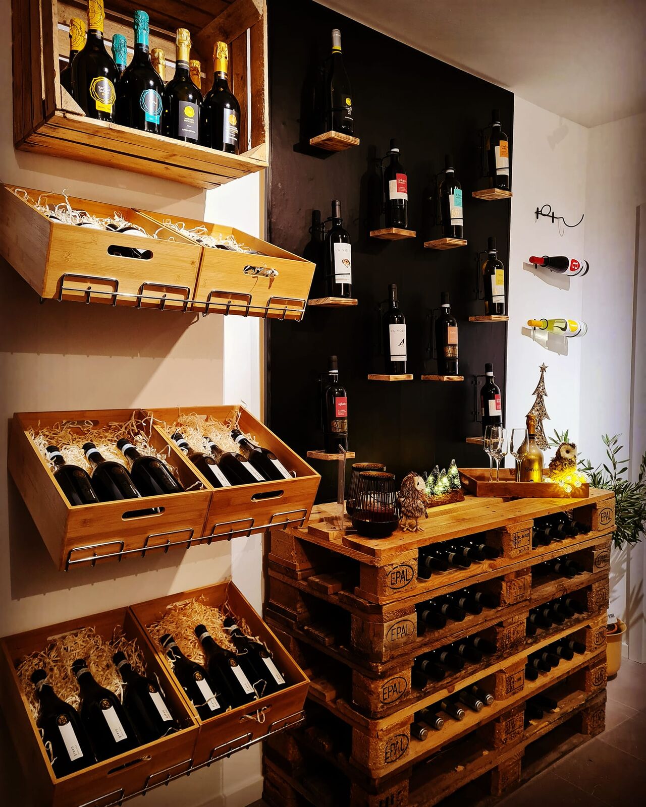 Verkaufsbereich / Weine , Sekt und Prosecco