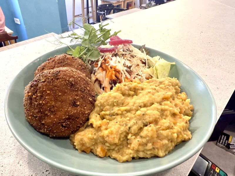 Sretna Leća & Popečak