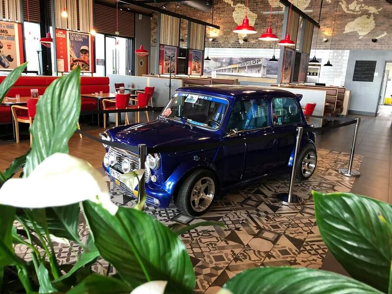 AUSTIN MINI de 1989 ayant participé au Rallye du Printemps Austin Mini Reims à Gueuxe, au Salon Champenois de Reims, et d'autres