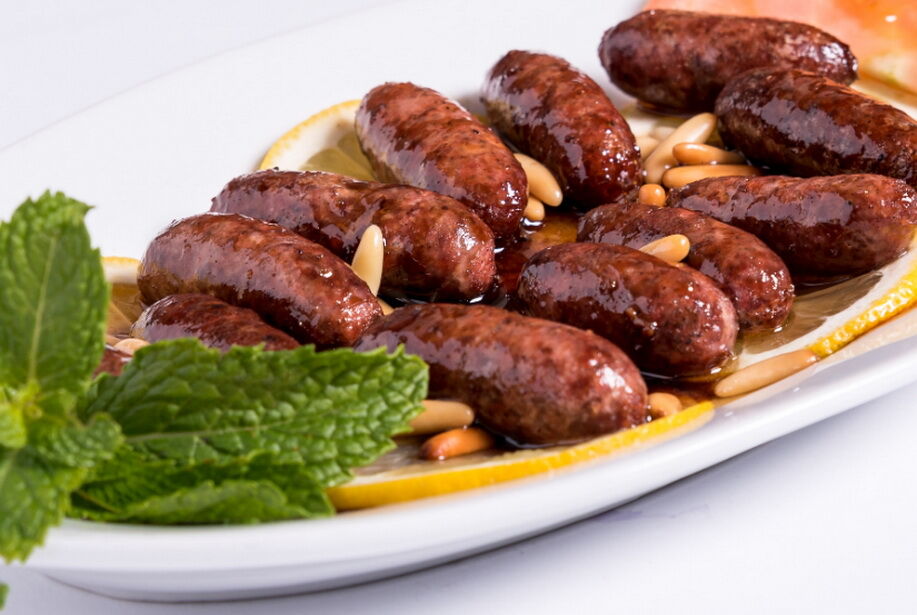 MAKANEK (saucisses libanais au viande de bœuf et agneau parfumé au anis vert et cumin, citron, pignon de pin)