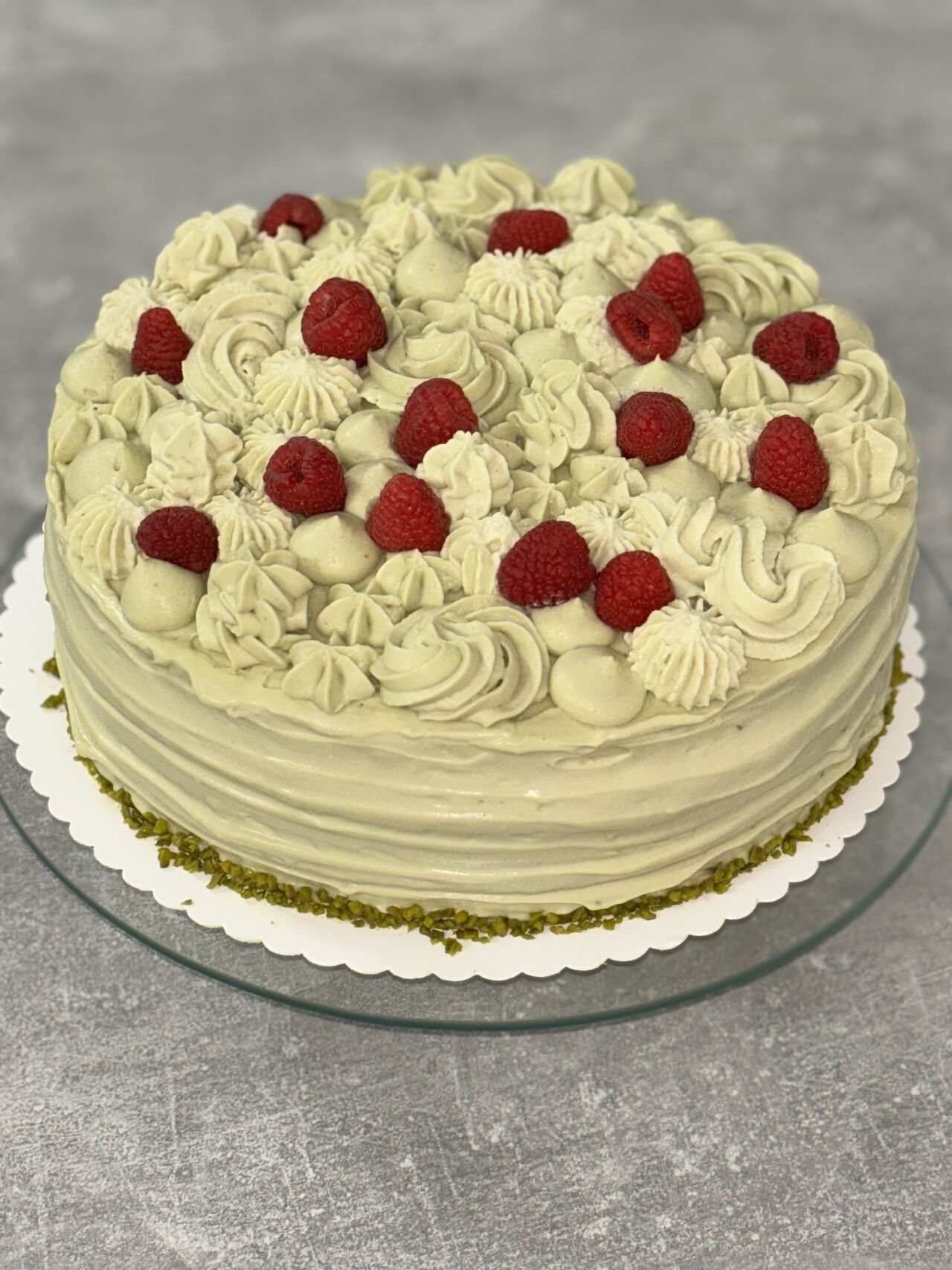 Pistazien Torte mit Himbeeren