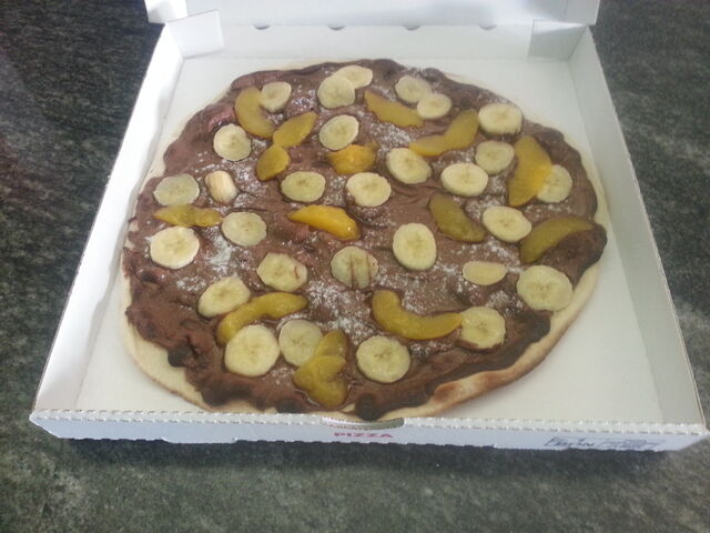 PIZZA NUTELLA PECHES BANANES