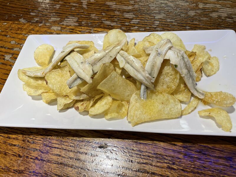 Patatas con boquerones 