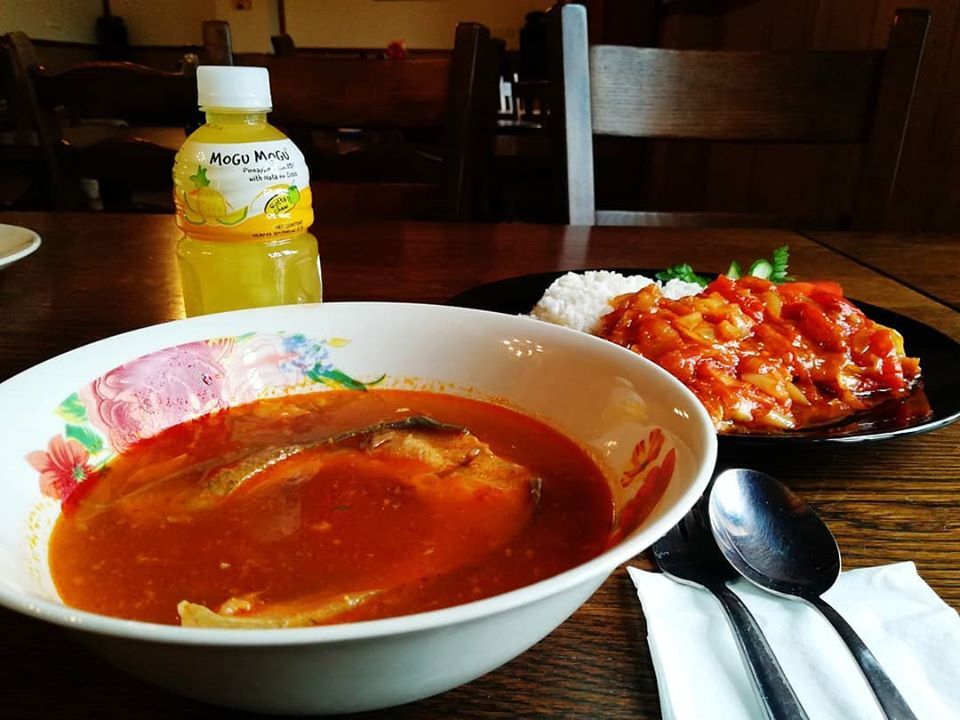 Ízelítő menüinkből...
Halászlé és lecsós szelet rizzsel.