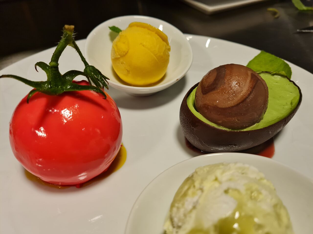 Ensalada de 🍅 y 🥑 