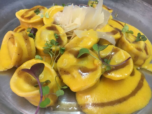 Tortellinis de galtas a la huancaína