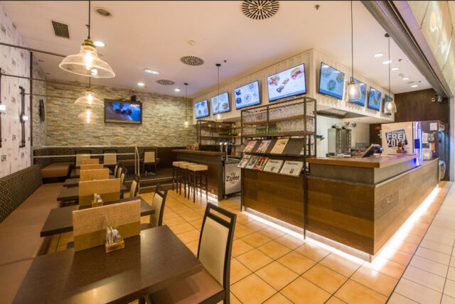 Der Innenbereich mit 11 Tischen