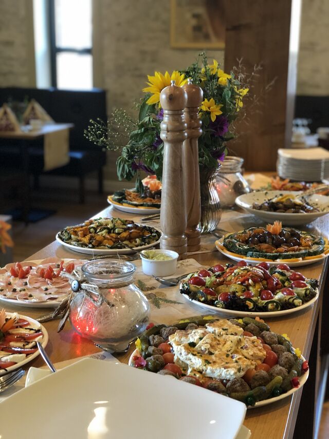 Private Gesellschaft, Buffet