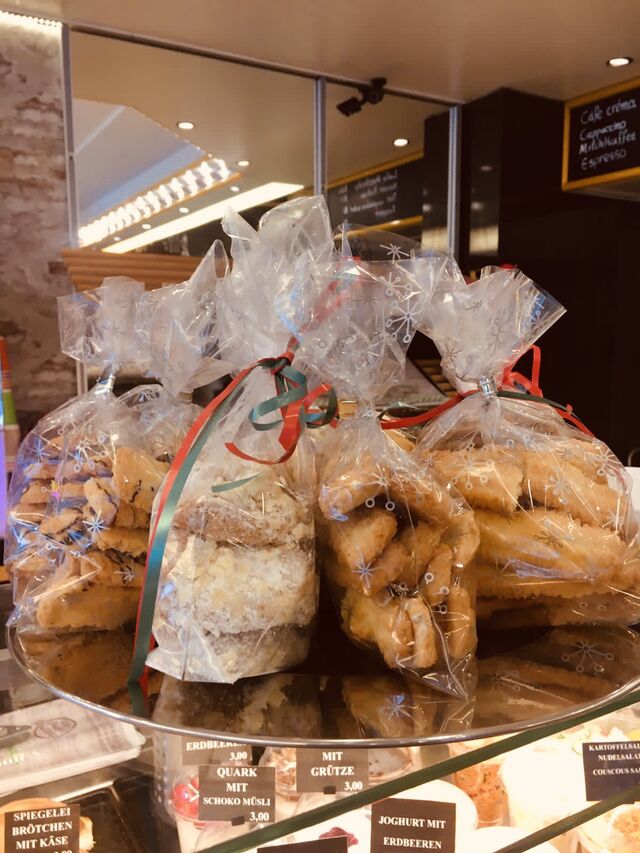 Hausgemachte
Spritzgebäck 3,80 €
