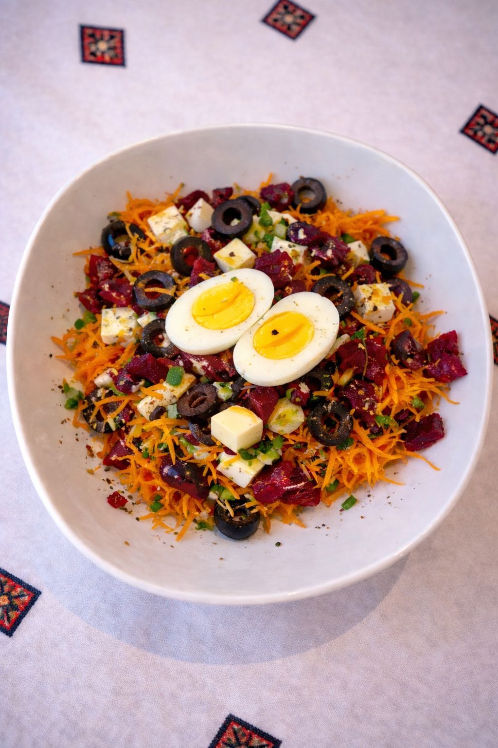 Salata taraneasca - 25 lei