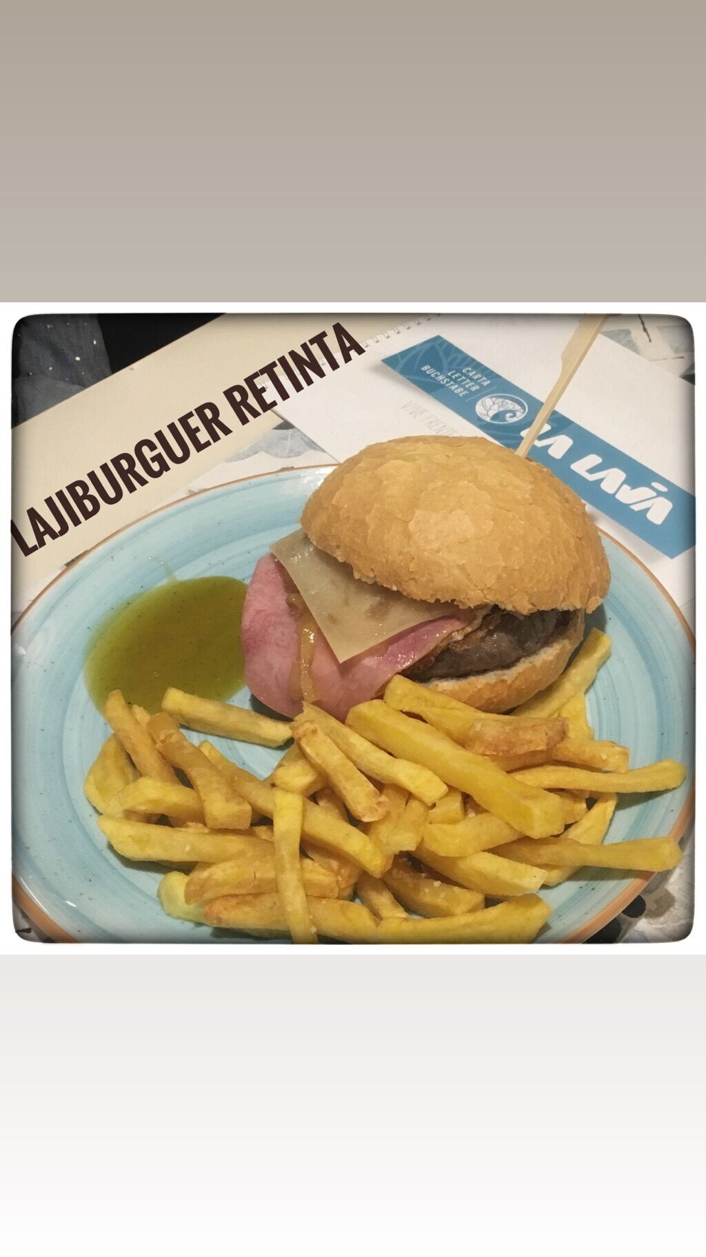LajiBurger con carne retinto, ,jamón ibérico de primera calidad y quesos de la sierra de Cádiz