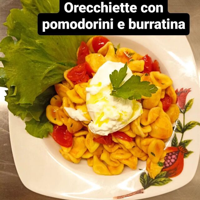 Orecchiette con pomodorini e burratina 