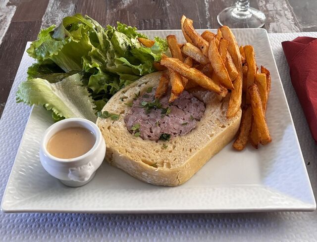 Tous les mercredis de mi-mars à mi-octobre : L'Andouilloise (Spécialité Maison)