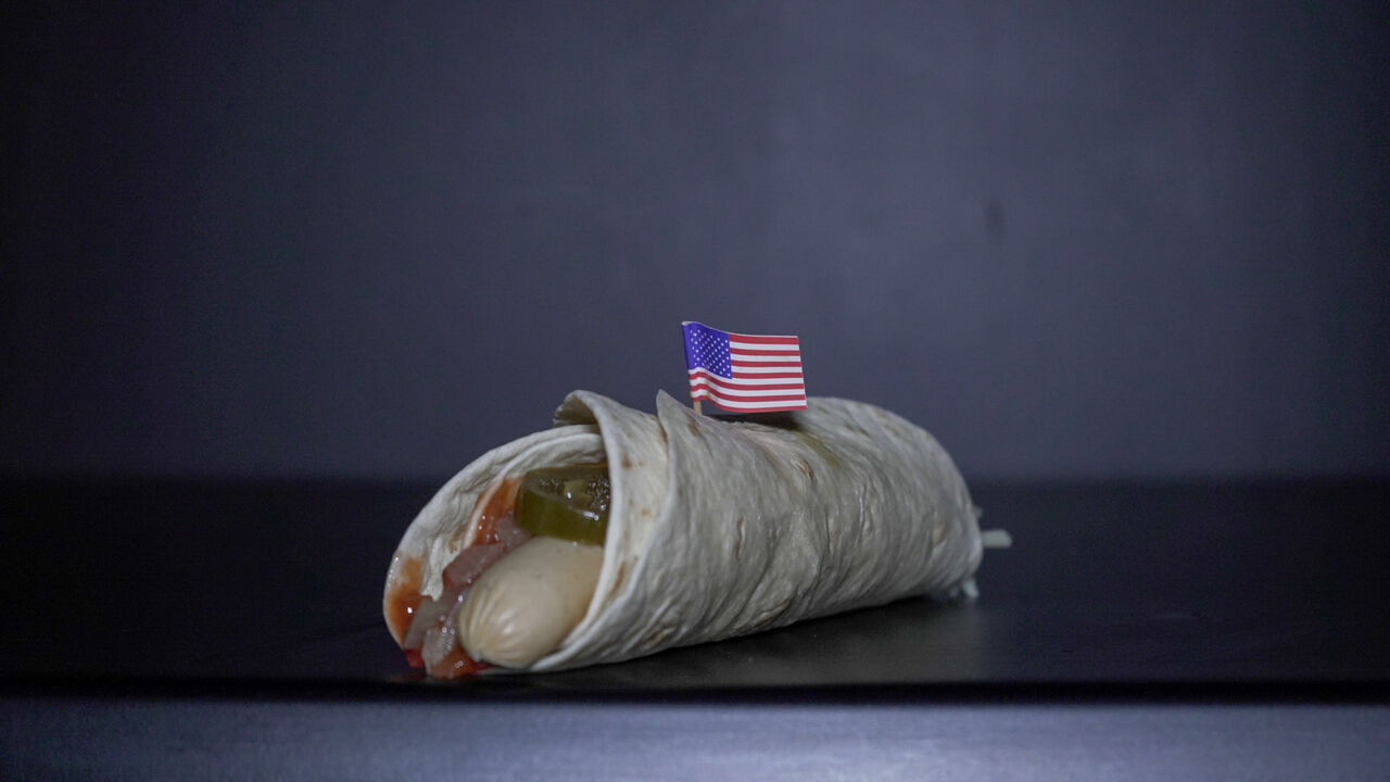 THE MEXICAN
tortilla, saucisse, fromage à pizza, cheddar, oignons confits, piments jalapinos
sauce : guacamole ou salsa