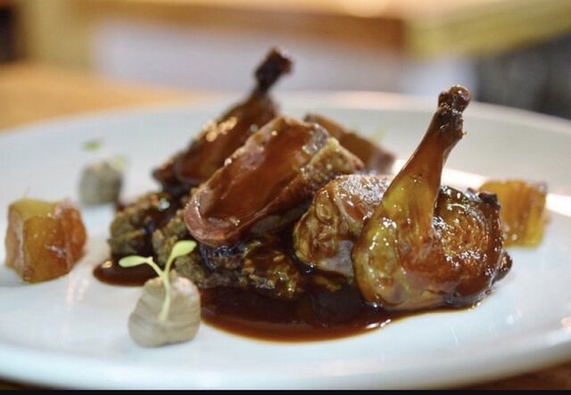 Pichón, Douxelle de Setas, Parfait y Peras al Vermout