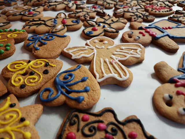 Ciastka na święta. Takich pierników wypiekamy blisko 1000 i wszystkie one zdobią naszą restaurację.