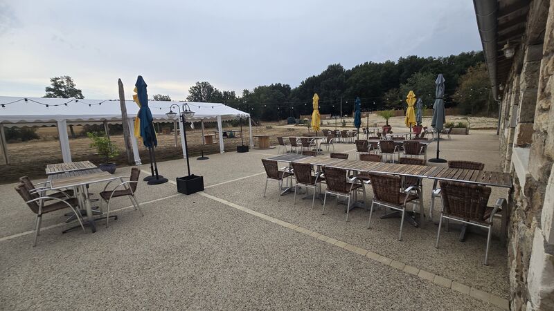 Terrasse avec Tivoli de 6mx12m
