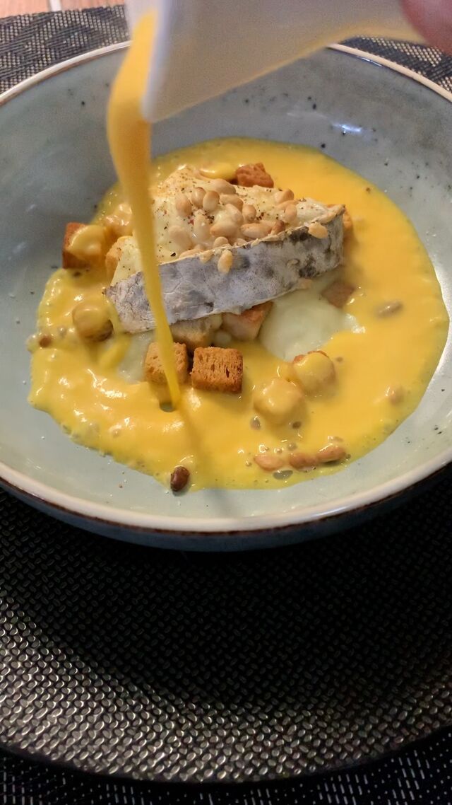 Le Velouté de Butternut, Fourme d’Ambert, Pignons Torréfiés et Croutons

