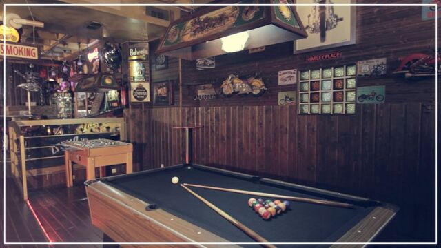 Zona recreativa (billar, futbolín, dardos, pinball...)