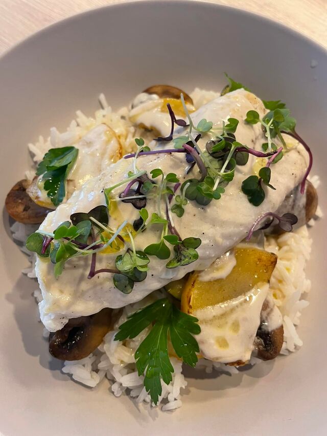 Dos de cabillaud en sauce et son riz thai