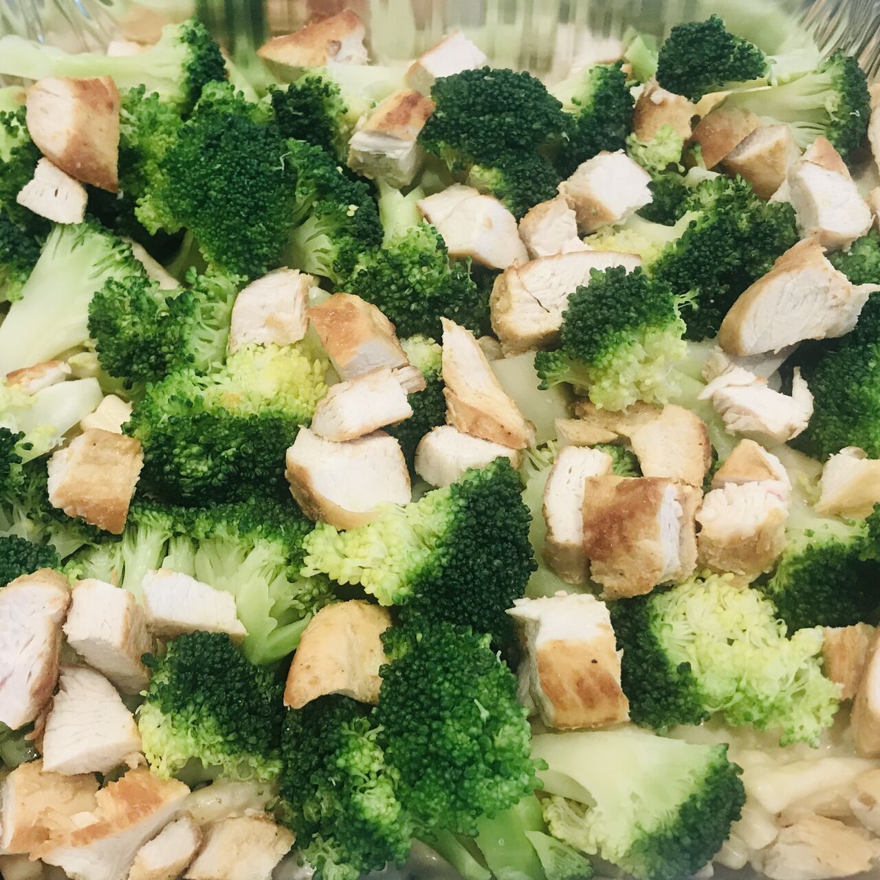 Casarecce met krokant gebakken kip en krokant gekookte broccoli.
Vers gebakken champignons en magere room.