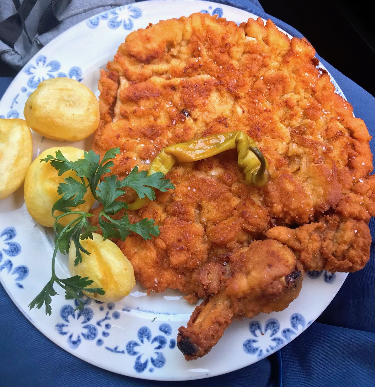 Wielki schaboszczak z gnatem na smalcu smażony