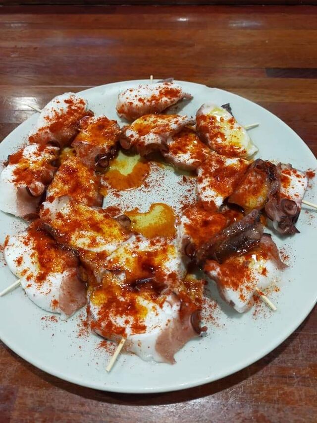 Pulpo con pimentón y aceite de oliva 