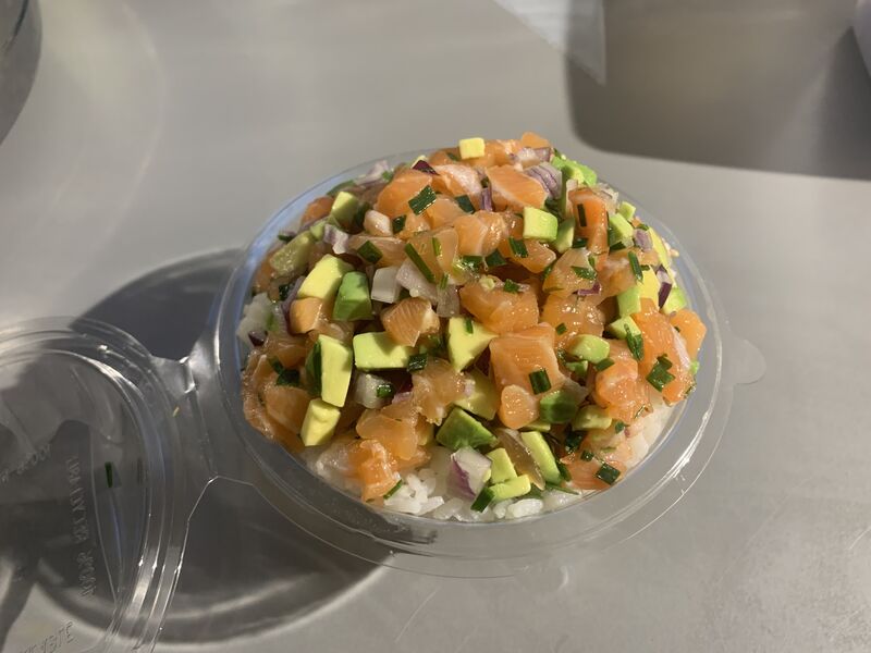Chirashi tartare de saumon avocat 9€