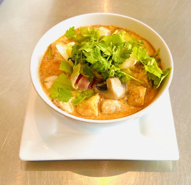 Zitronengrassuppe mit Tofu & Gemüse