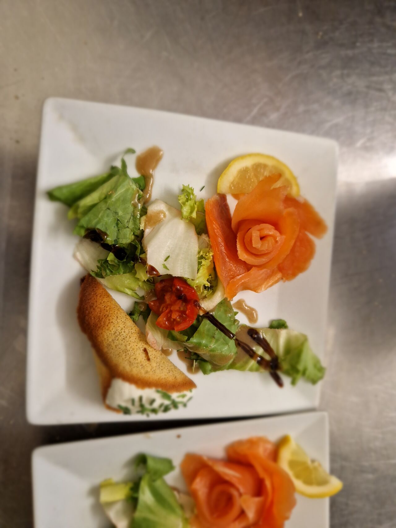 Cornet de Murat et chantilly salée, saumon fumé 