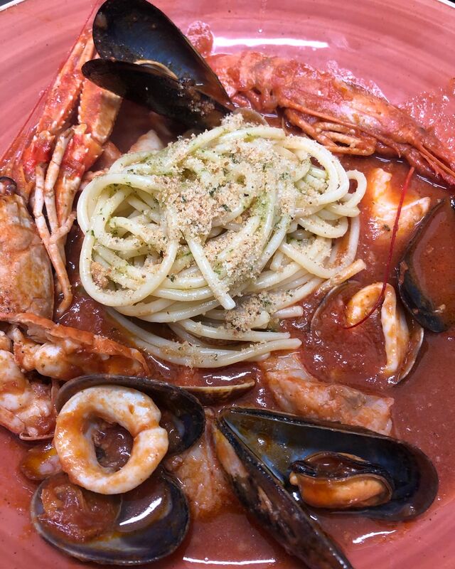 Spaghetti in zuppetta di mare 