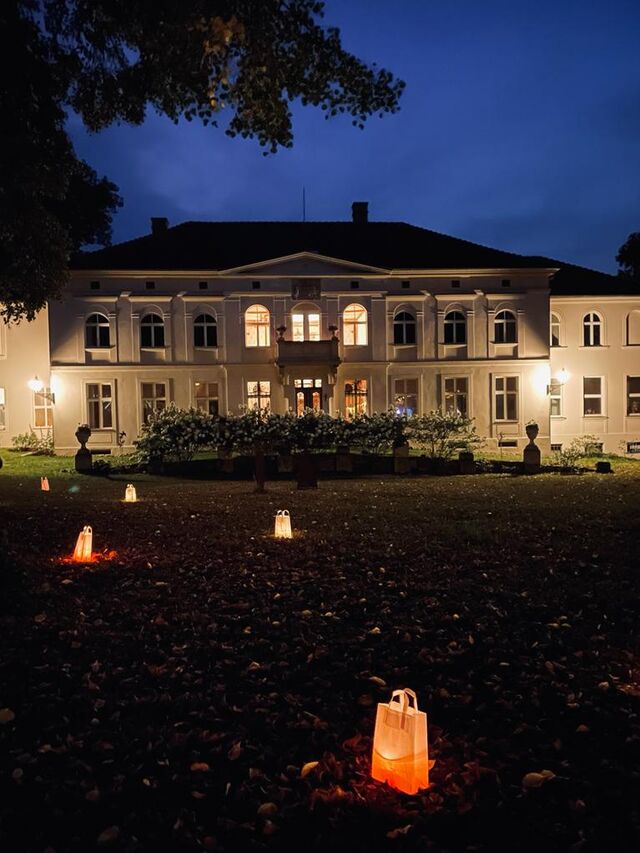 Illumination und Wegebeleuchtung