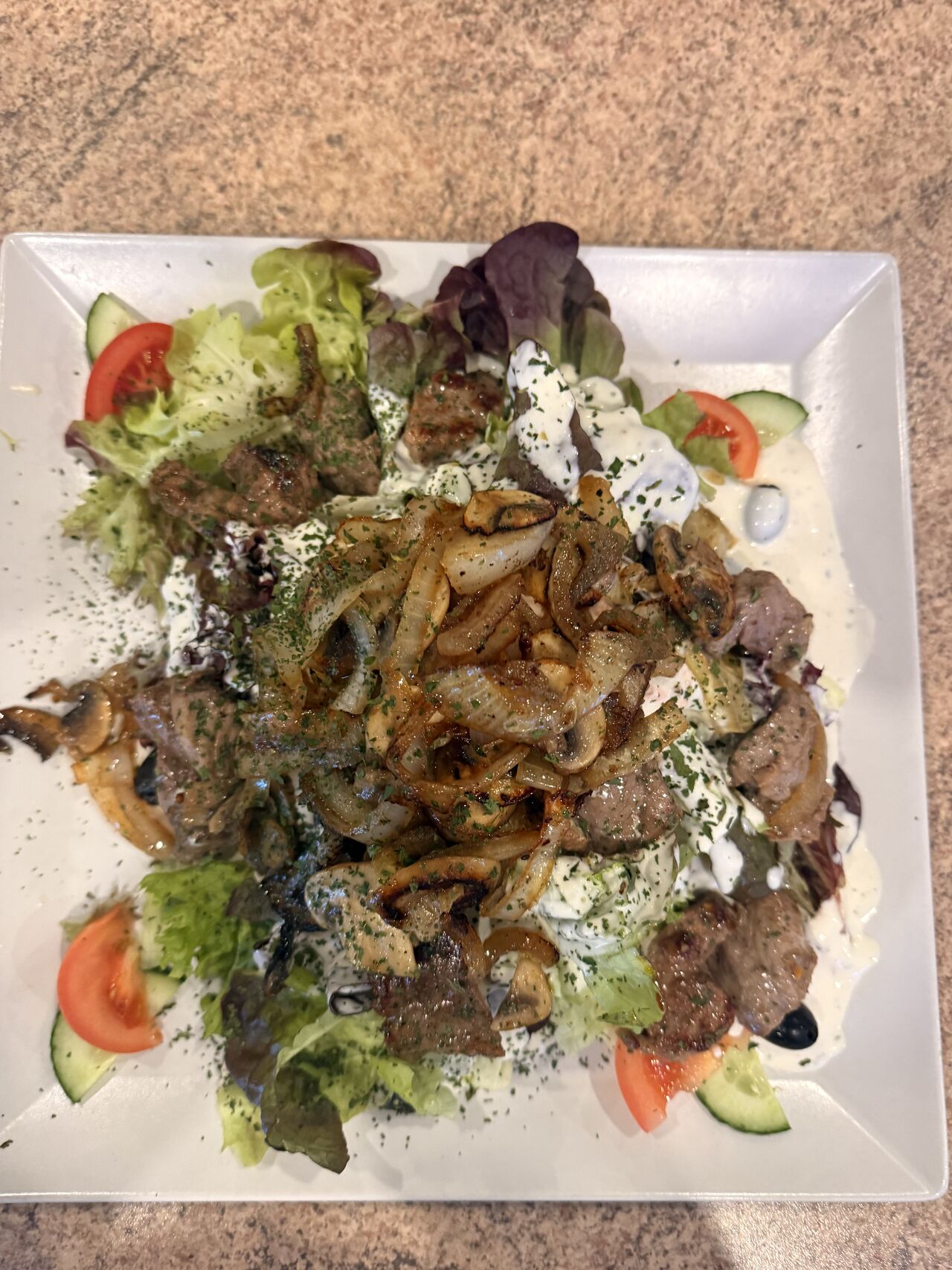 Salat Stroganoff