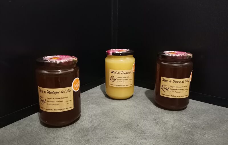 Pots de miel 1KG=Printemps = 19.20€ / Fleurs=19.80€ / Montagne=rupture de stock