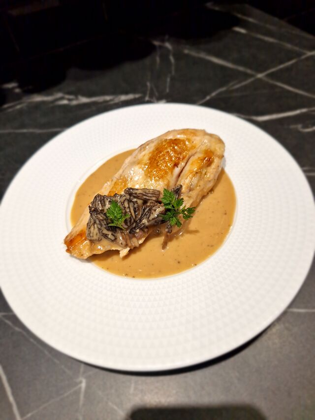Poulet aux morilles & sa sauce vin jaune
