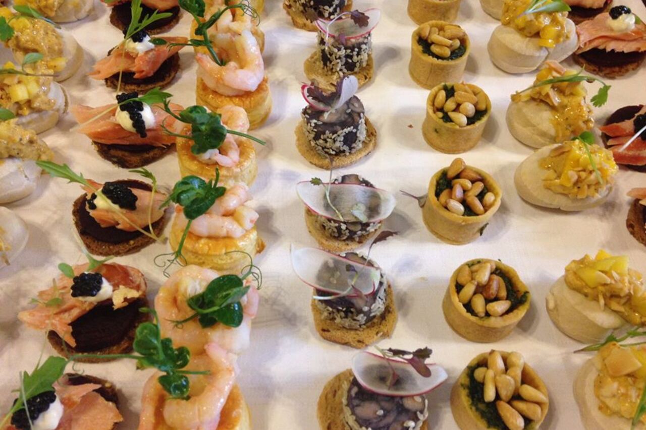 słodkości w dużej ilości oraz różnorodności