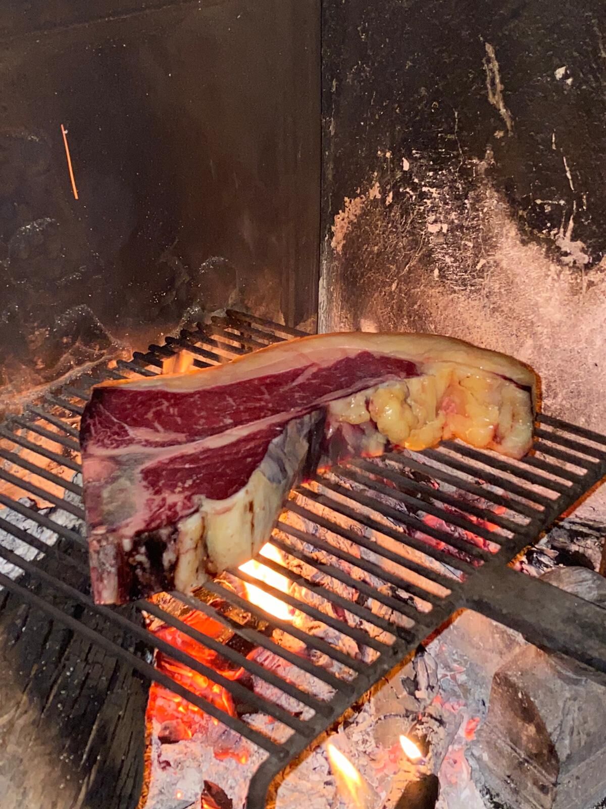 LA CARNAZZA A CA' TUA
T-BONE DI GALIZIANA 60 GIORNI DI FROLLATURA IN DRY AGE