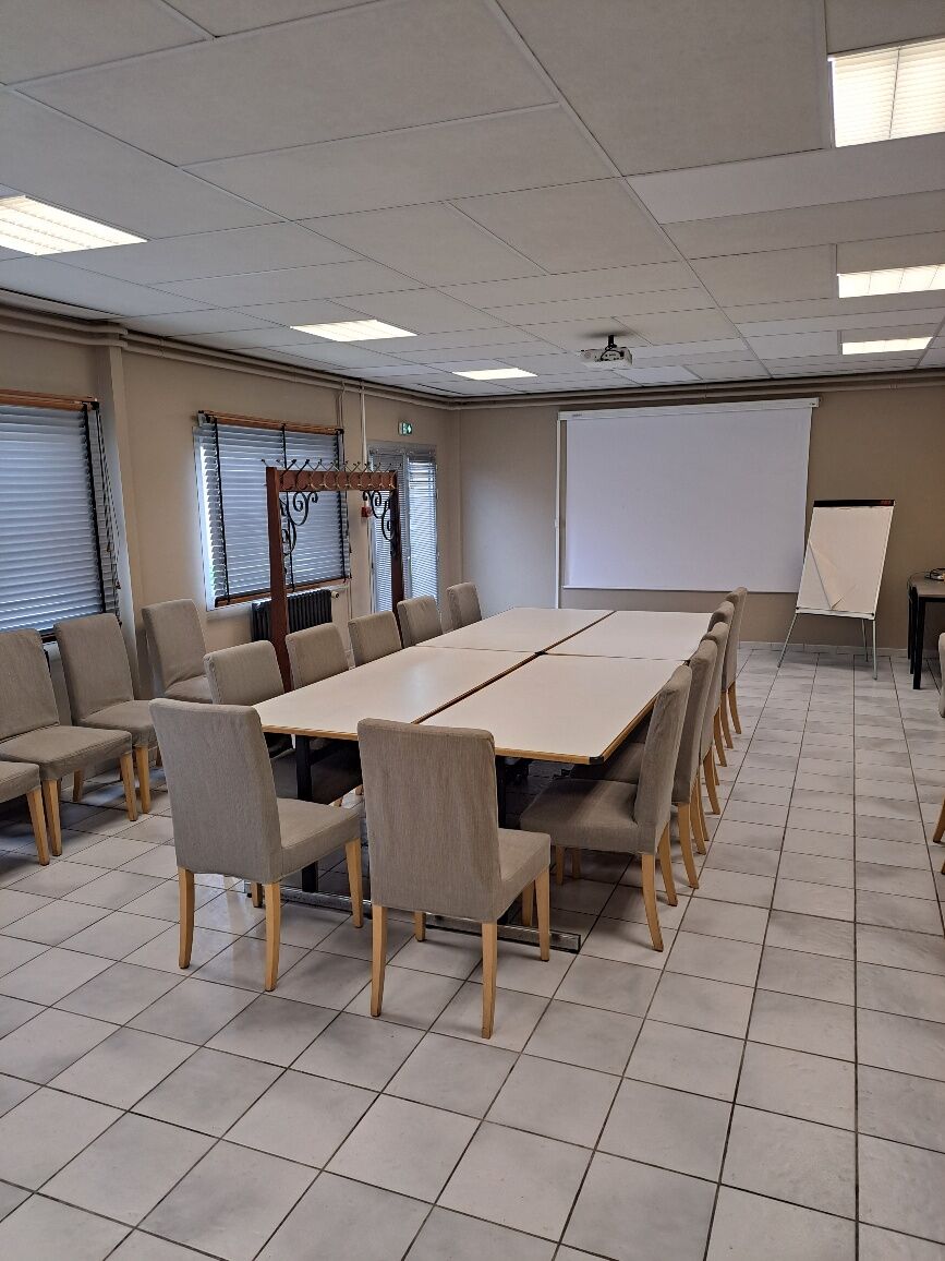 Salle de réunion capacité d'accueil 40 personnes.