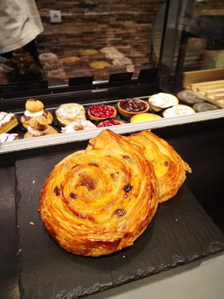 Pain aux raisins 🍇.