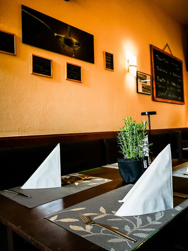 Ristorante su 2 piani, 25 + 50 posti 