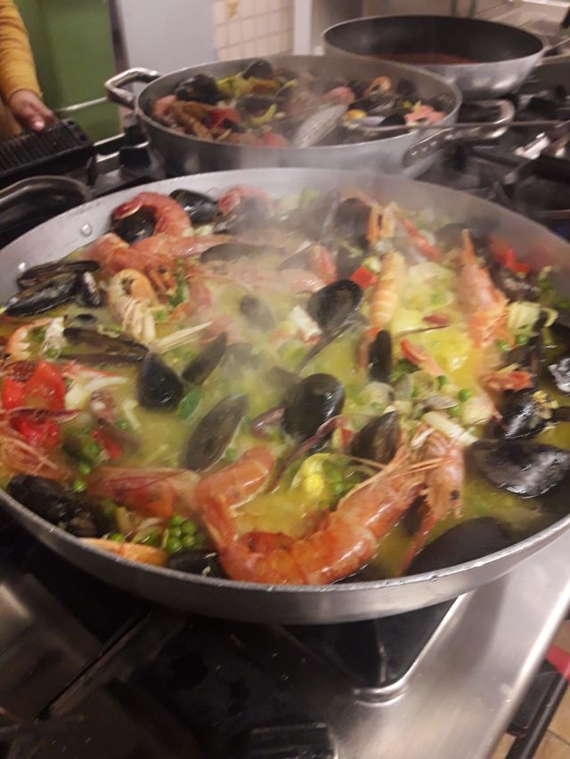 LA PREPARAZIONE DELLA NOSTRA PAELLA 