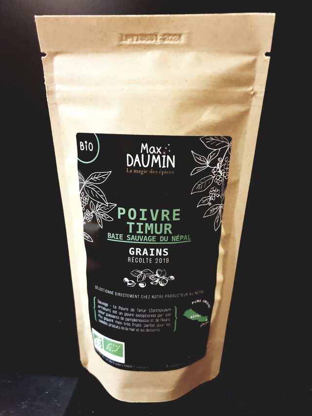 Le poivre TIMUR, develloppe des saveurs puissantes de pamplemousse et de fleurs exotiques.
Idéal pour les poissons, crustacés ..