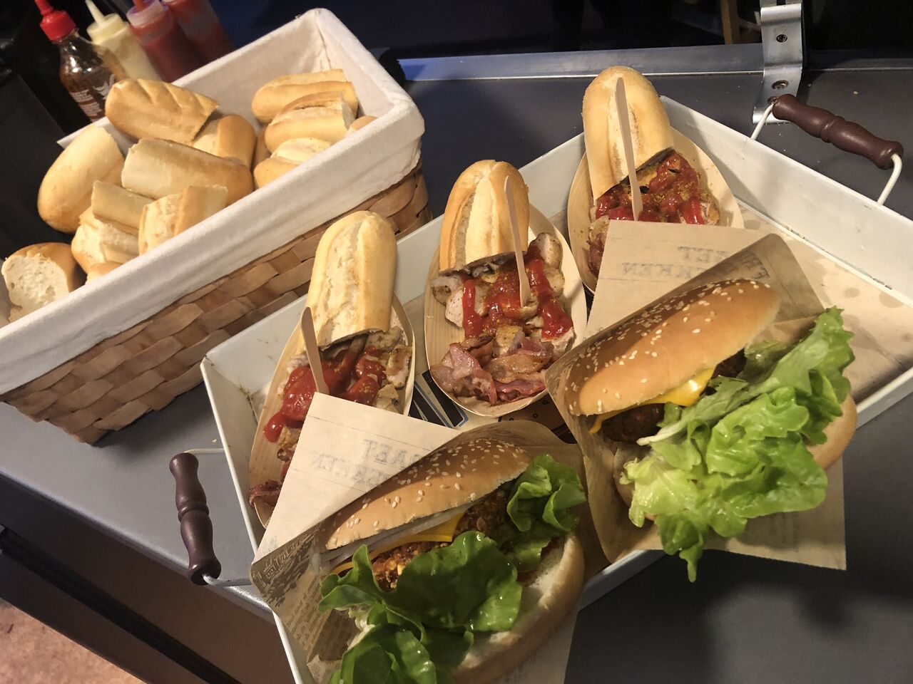 Chicken Burger, Vegie Burger & Currywurst