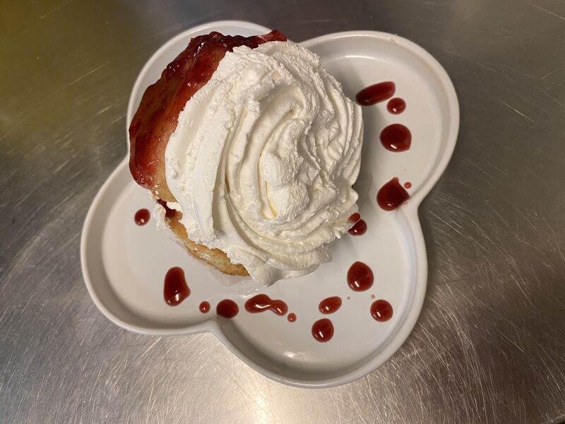 Savarina Alexandra Maria ( Kuchen Spezialität)
Haus Spezialität ? Nr 96