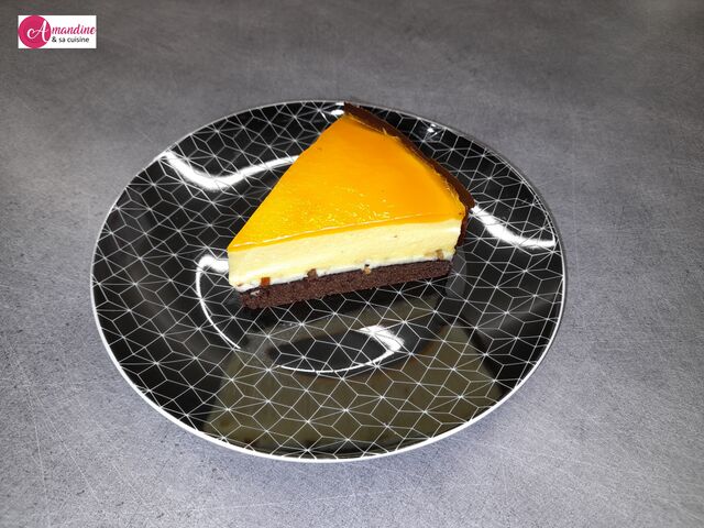 Entremet sur mesure sans gluten réalisé pour mon plaisir : chocolat - fève de tonka - amandes - fruit de la passion