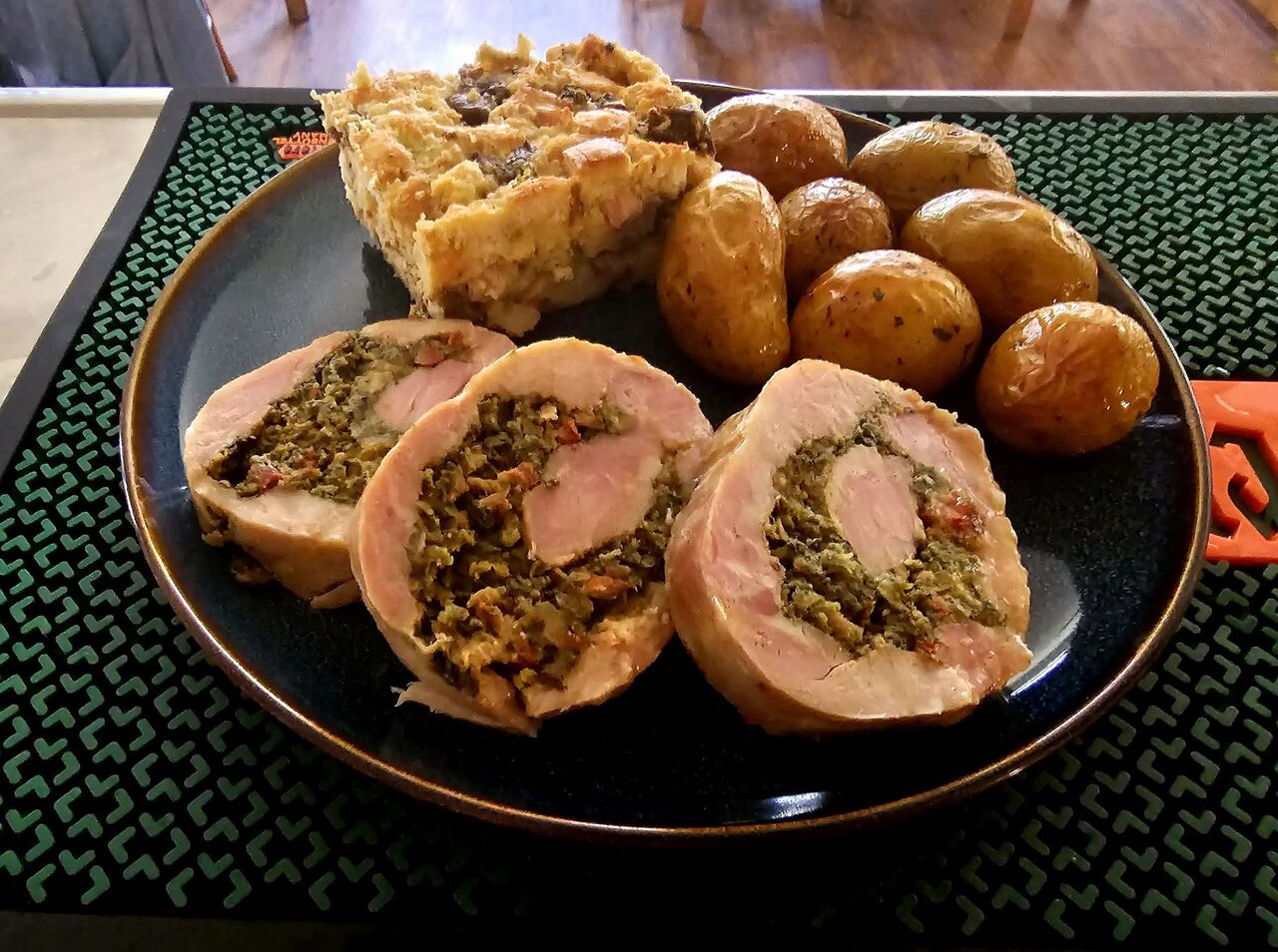 Velikonoční menu - kuřecí roláda s nádivkou, grenaille