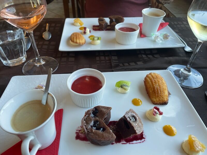 L'un de nos cafés gourmand qui change au grès de la carte des saisons.