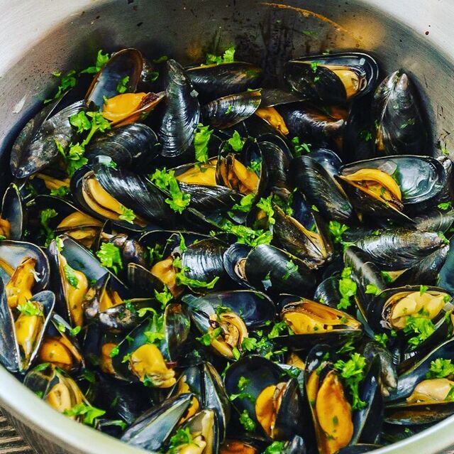 Marché nocturne de La Rouvière ce soir avec nos moules marinières en plus de nos produits habituels 