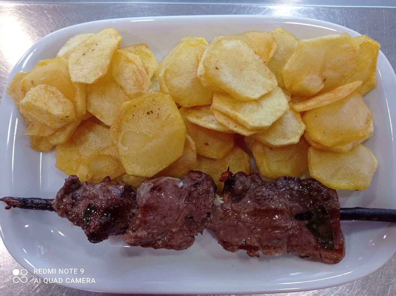 Espetada de lombo de novilho em pau de louro.